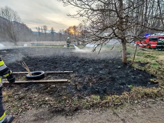 Bilder zu den Löscharbeiten der Feuerwehr. | Foto: Freiwillige Feuerwehr Zell-Gurnitz