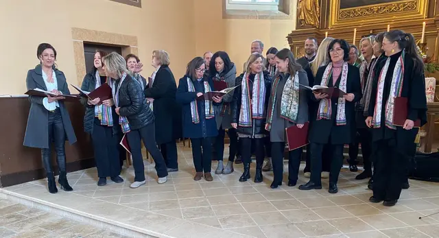 Stimmgewaltig gab der Kirchenchor ein gelungenes Gospelkonzert. | Foto: Reinbacher