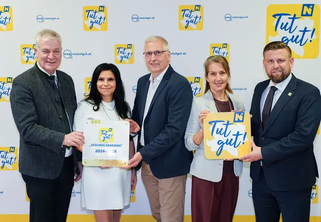 v.li.n.re.: Landesrat Anton Kasser, Vizebürgermeisterin und „Tut gut!“ Arbeitskreisleiterin Mona Riegler, Bürgermeister Gerhard Wandl, Johanna Leon Schneid (Gesunde Gemeinde Rastenfeld), „Tut gut!“-Geschäftsführer Erwin Zeile | Foto: MS-Fototeam | Martin Mathes