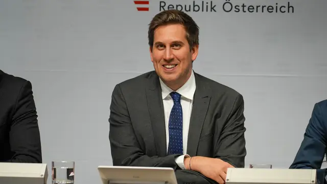 Digitalisierungsstaatssekretär Alexander Pröll macht Tempo bei der KI-gestützten Verwaltung.  | Foto: Andreas Pölzl/MeinBezirk