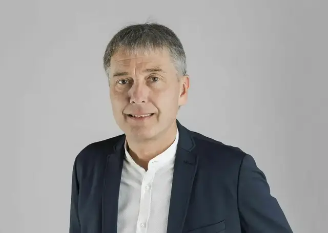 Bürgermeister Johann Winkelmaier steht voll und ganz hinter dem Samstagsmarkt, der die Innenstadt belebt hält. | Foto: Sebastian Friedl