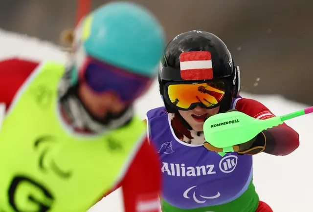 Veronika Aigner und ihr Guide Lilly Sammer in action bei der Super-Kombination. | Foto: APA-Images / REUTERS / Lisi Niesner
