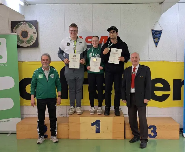 Fabian Reisinger (2. Platz Junioren) und Celina Grimm (Landesmeisterin Juniorinnen)