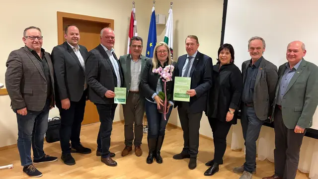 Manfred Walter, Roland Ettl, Johann Hartinger, Otto Resch, Martina Riegler, Günther Ruprecht, Agnes Totter, Johann Kaufmann, Johann Tropper (v.l.). | Foto: Josef Krisper