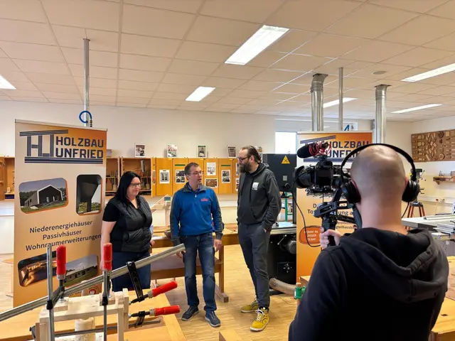 Der Video-Dreh zeigt eindrucksvoll, wie wertvoll die Verbindung zwischen Schule und regionalen Betrieben ist. | Foto: M. Danzinger