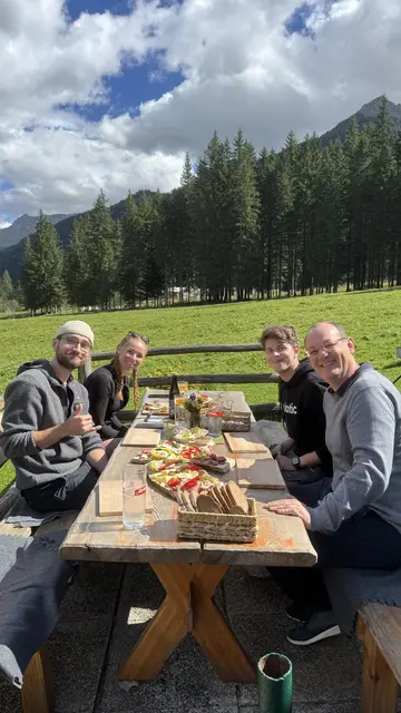 Die Kampagne soll zeigen dass Abenteuer, Sport, Natur und Kultur eng beieinander liegen. | Foto: TVB Erzberg-Leoben cc valantic Austria