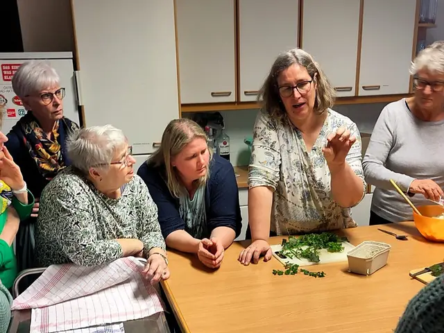 Anita Beisteiner mit Teilnehmerinnen der Veranstaltung. | Foto: Maria Zettl-Berthold