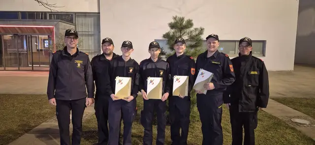 Abschnittskommandant und Bewerter BR Roland Kleisz, UAKdt. Und Bewerter HBI Alexander Koger, SB Patrick Scherz (FF Frohsdorf), LM Alfred Ferstl (FF Bad Erlach), FM Florian Rathner (FF Bad Erlach), BI Matthias Buxbaum (FF Haderswörth), Bewerter BM Michael Hundsmüller. | Foto: Marktgemeinde Lanzenkirchen