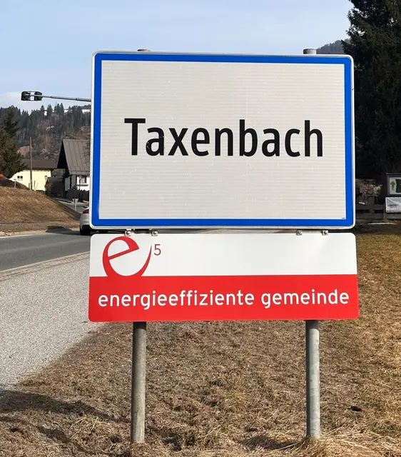Ortstafel der Marktgemeinde Taxenbach (Pinzgau, Bundesland Salzburg). | Foto: Christine Berlinger
