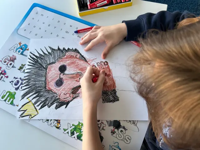In der Bibliothek Grieskirchen fand ein Kunstprojekt der besonderen Art statt: Die Schüler der Mittelschule tauchten ein in die Welt der Straßenkunst.  | Foto: Ingrid Moser