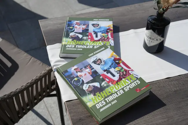 Das Sportjahrbuch 2025 hält in seiner bereits 28. Ausgabe die Highlights und besonderen Momente des Tiroler Sportjahres 2025 fest. | Foto: MeinBezirk/Thomas Geineder