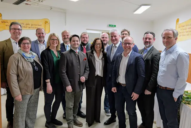 Martin König, Herma Jakob, Stefan Gratzl, Julia Schaberger,  Reinhard Schaberger, Zeno Montecuccoli, Markus Koch, Gabriele Fahrafellner, Christoph Gram, LR Anton Kasser, Oliver Regelsberg, Markus Edlinger, NR Friedrich Ofenauer, Robert Stromaier | Foto: Anja Bichlmayr
