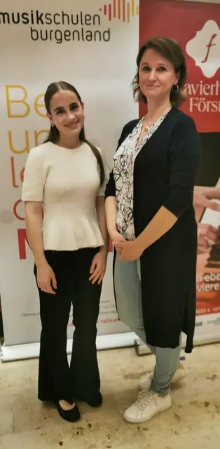 1. Preis mit Auszeichnung, Landessieger / in, AG IV, Anna Szelinger, Klavier, Kollegin Mag. Marianna Kristoferitsch
