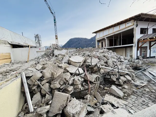 "Nuaracher" Baustelle beim ehemaligen Hallenbad. | Foto: Nikolaus Kogler