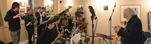 In Kainbach werden die Musiker live von Giancarlo Schiaffini (84) dirigiert. | Foto: Schechtner