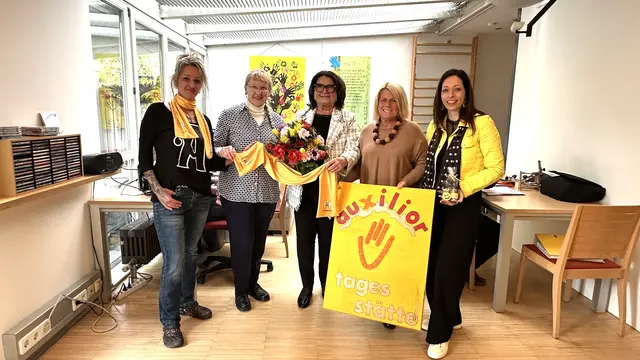 Astrid Kofler (Standortleitung Tagesstätte), Hannelore Oberzaucher, Hilfswerk-Präsidentin Elisabeth Scheucher-Pichler, Vzbmg. Gerda Sandriesser und Fachbereichsleitung Chancengleichheit.Behindertenhilfe.Begleitung, Sabrina Müller | Foto: Hilfswerk Kärnten