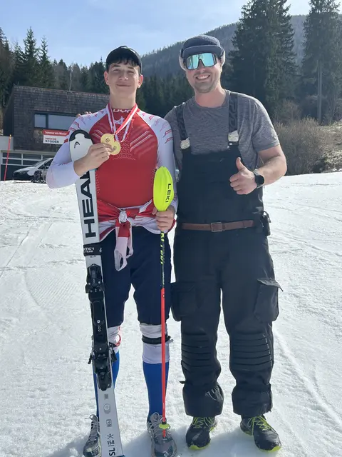 Lorenz Petermaier (l.) mit seinem Trainer Manuel Karelly. | Foto: Petermaier
