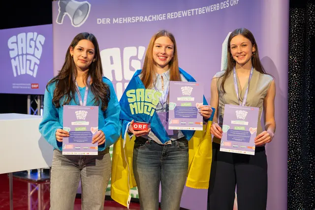 Angeli Fiala (links), Oleksandra Bratko (mitte) und Jinny Tschiggerl (rechts) konnten sich für das Bundesfinale des Sprachbewerbs "Sag's multi" qualifizieren. | Foto: foto@orf.at