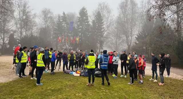 Viele Laufbegeisterte treffen sich wöchentlich zum gemeinsamen Laufen im Europapark. | Foto: Facebook/Europark parkrun