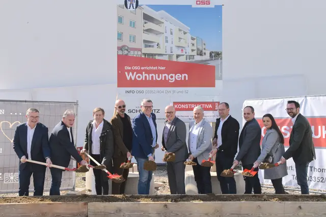 Mit dem Spatenstich fällt der erste bauliche Schritt für einen architektonisch gelungenen Lückenschluss in der Schulgasse Oberwart. | Foto: MeinBezirk/Michael Strini