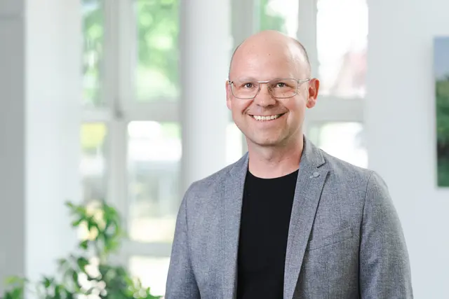 Andreas Leithner ist Geschäftsführer von Leithner Bau in St. Florian am Inn. Das größte Einsparungspotential beim Neubau sieht er in der kompakten Gebäudeplanung. | Foto: Leithner Bau