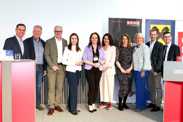 Hans Moser, Manfred Reininger, Günther Baschinger, Lisa Sigl, Helga Schörgendorfer, Carolina Reitmann, Monika Burgholzer, Maria Pachner, Adi Leodolter und Erwin Schützeneder bei der Veranstaltung. | Foto: Andreas Maringer