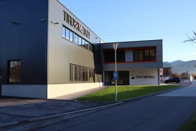 Die Firma "Tirometall" wollte eine Sanierung umsetzen, nun ist aber der Investor abgesprungen.  | Foto: Christiane Nimpf