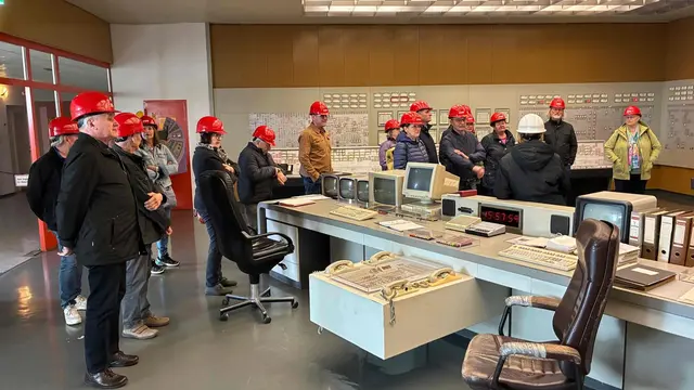 Das AKW Zwentendorf, das nach der Volksabstimmung 1978 nie ans Netz ging, dient heute der EVN unter anderem als Übungsanlage für Sicherheitskräfte und als Filmkulisse.  | Foto: NÖs Senioren