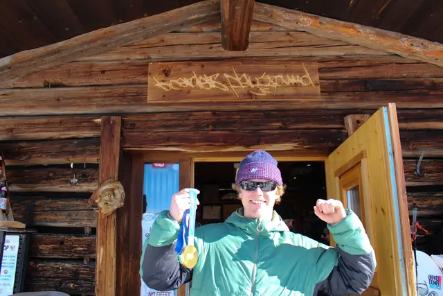 Huw Nightingale mit seiner Goldmedaille. | Foto: Christoph Wurnitsch