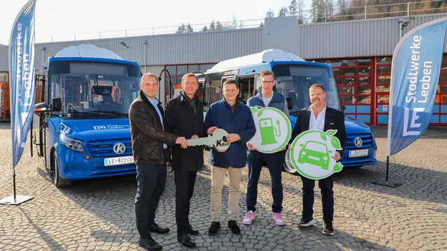 Zwei E-Solar City XL Busse werden künftig in Leoben sowohl auf den Rufbus- als auch im innerstädtischen Linienverkehr eingesetzt. | Foto: Armin Russold