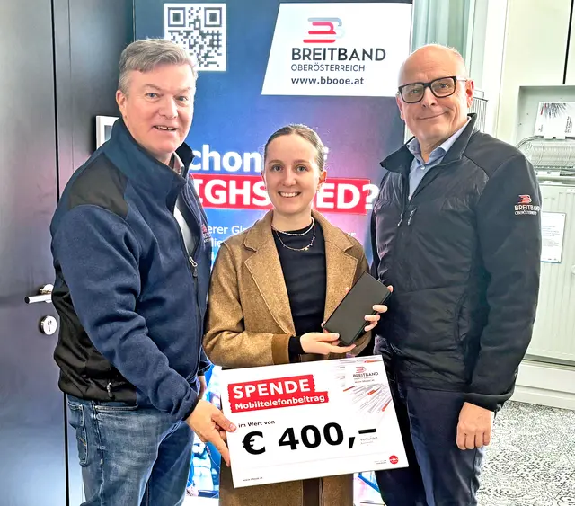 Bei der Übergabe der Spende: Thomas Matthey (GF BBOÖ), Vivien Taumberger (MPS Austria) und Martin Wachutka (GF BBOÖ). | Foto: BBOÖ