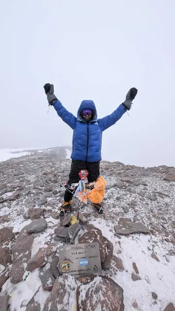Gipfelerfolg von Andreas Aschaber auf dem Aconcagua, dem höchsten Berg Argentiniens - bei starkem Wind und Eiseskälte | Foto: Andreas Aschaber