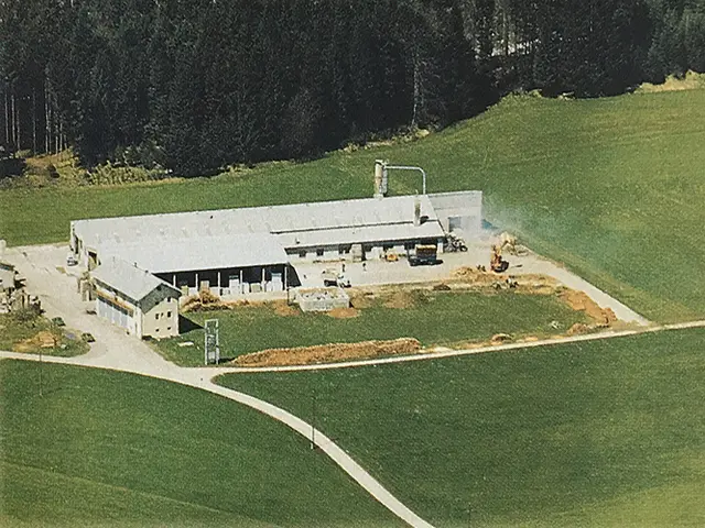 Von 1956 bis 1977 hat sich bei Isolith bereits einiges getan. | Foto: Isolith