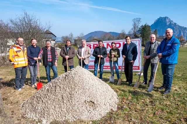 Anfang März erfolge der Spatenstich im Beisein von Vertretern aller im Gemeinderat vertretenen Parteien sowie der Baufirma. | Foto: Reini Lang