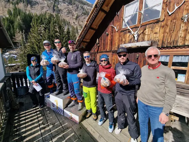 Getreu dem Motto des Rennens ging niemand leer aus. Jeder erhielt einen eigenen Gugelhupf. | Foto: Gemeinde Mallnitz