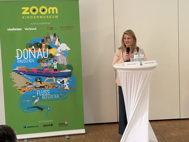Bettina Emmerling (Neos), Vizebürgermeisterin und Bildungsstadträtin, bei der Eröffnung der Ausstellung. | Foto: Mathias Kautzky/MeinBezirk