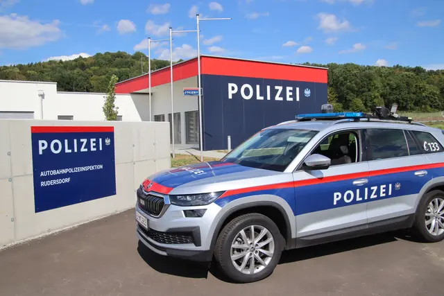 Beamten der Autobahnpolizei Rudersdorf war das Schlepperfahrzeug aufgefallen, es folgte eine dramatische Verfolgungsjagd. | Foto: Martin Wurglits