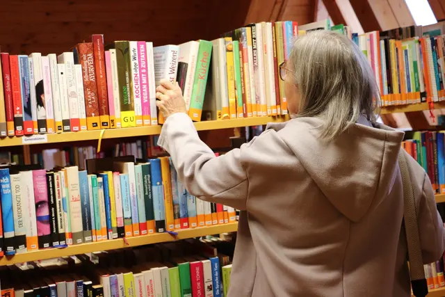 Ob Kinderbücher, Sachbücher, Krimis oder Romane, beim Harter Bücherflohmarkt werden Leseratten fündig. | Foto: Edith Ertl