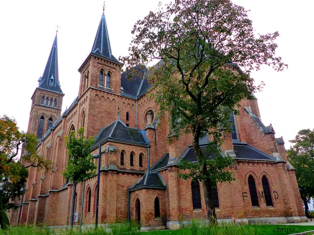 Die Pfarrkirche Neuottakring am Familienplatz. | Foto: Christa Posch