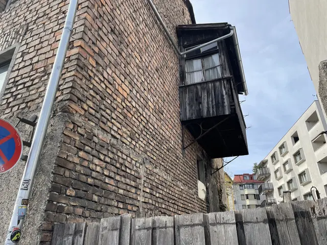 Hinterhof mit Balkon. Rückansicht der alten Mentlgasse 15 | Foto: MeinBezirk