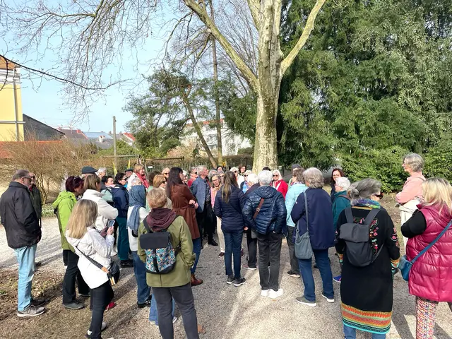 Die Führung durch Braunau leitete die staatlich geprüfte Stadtführerin Annegret Ritzinger. | Foto: IEW