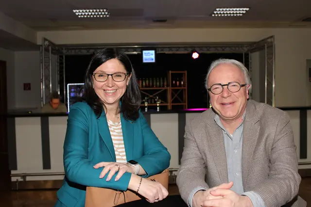 Volksbank Steiermark-Vorständin Monika Cisar-Leibetseder und Harald Almer von MeinBezirk Voitsberg | Foto: René Lederer