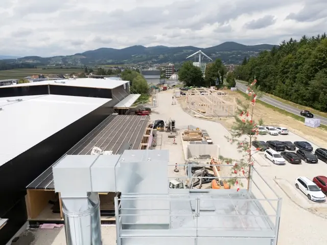 Im Sommer 2025 lud KAPO zur Gleichenfeier am neuen Standort im Ökopark. | Foto: Bernhard Bergmann