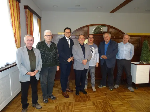 Alois Gehringer, Johann Fidler, Bgm. Bernhard Heinl, Obmann Karl Tarasow, Margit Renarth, Holger Herbrüggen, Franz Spannbruckner | Foto: NÖs Senioren Ortsgruppe Michelhausen