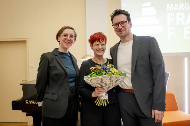 Erika "Riki" Parzer (in der Mitte) gewann den dritten Preis. | Foto: Stadt Wien/Karo Pernegger