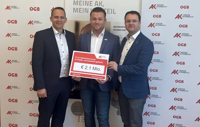 AK NÖ-Vizepräsident Thomas Schäffer, der Schwechater Bezirksstellenleiter Alen Halilovic und Kammerrat Rene Pfister ziehen Bilanz.  | Foto: MeinBezirk/Birgit Bachhofner