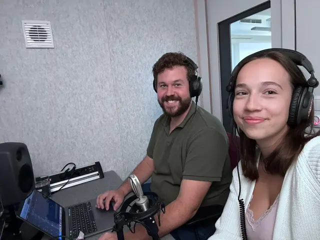 Pressbaumer Schülerin Nadine Welleditsch startet eigenen Podcast und zeigt, wie kreativ eine Abschlussarbeit sein kann | Foto: Sacré Coeur Pressbaum