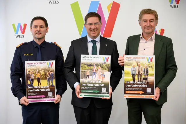 Stadtpolizeikommandant Stefan Müller, Bürgermeister Andreas Rabl und Sicherheitsreferent Gerhard Kroiß stellen die Kampagne vor. | Foto: Stadt Wels