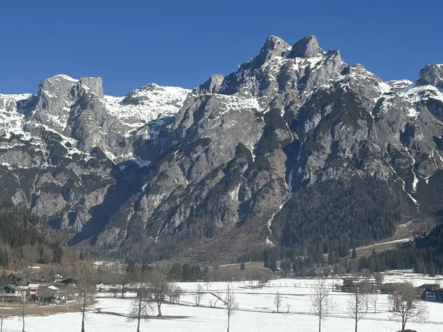 Die Gemeinde Werfenweng mit einer schönen Bergkulisse. | Foto: Emanuel Hasenauer