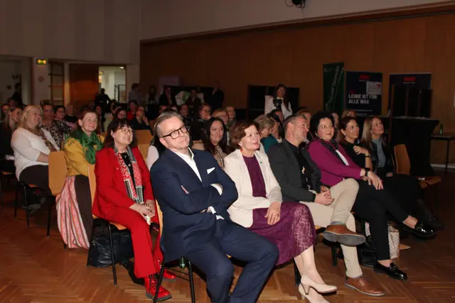 Zahlreiche Ehrengäste wie Bgm. Helmut Linhart, Stadträtin Stefanie Galler, LAbg. Klaudia Stroißnig, BH Elisabeth Kladiva und Vizebürgermeisterin Karin Herz waren in Köflach. | Foto: René Lederer